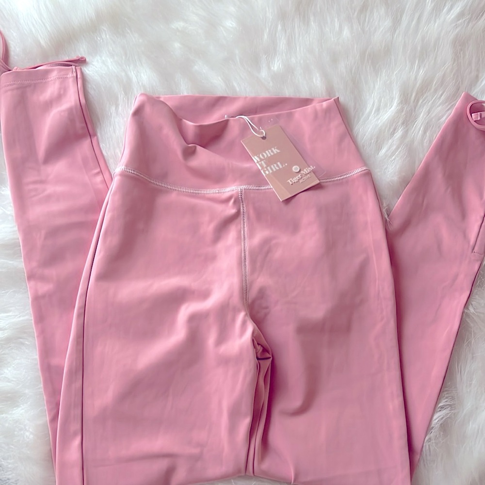 Tiger Mist Pink Leggings